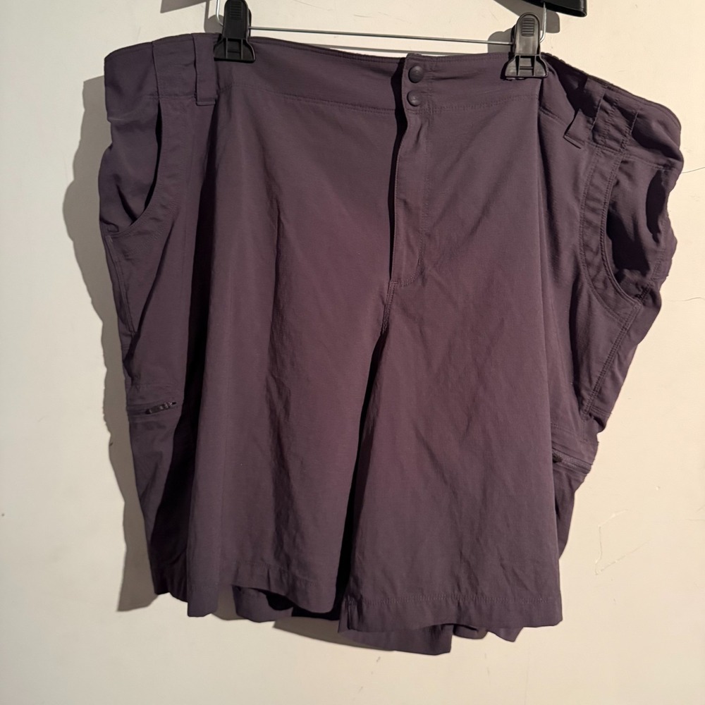 LL Bean‎ Womens 24W Plus Size Hiking Shorts Pockets Outdoor Active Solid